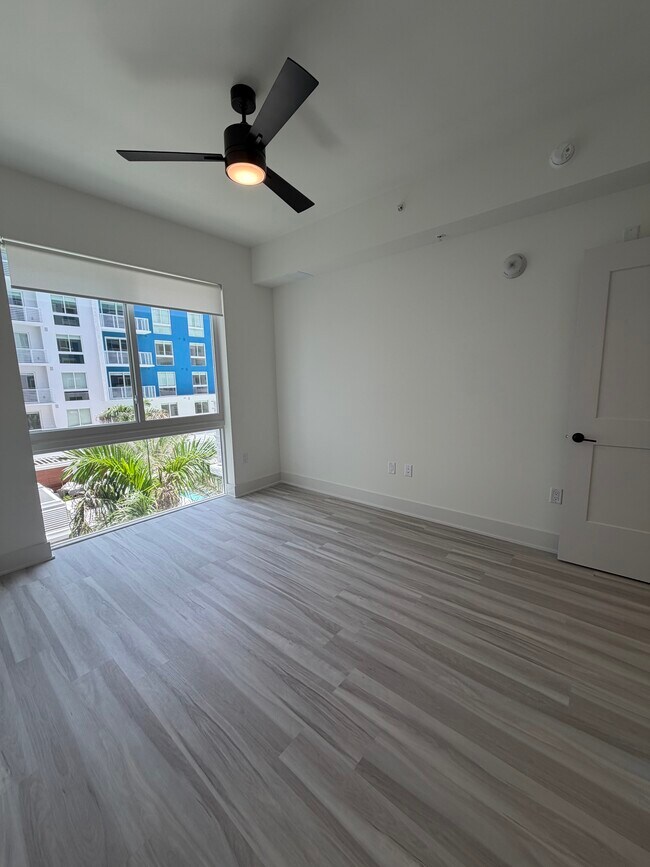 Foto del edificio - 2345 NE 186th St