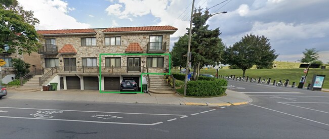 Building Photo - 6740 Rue Bélanger
