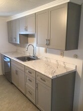 Building Photo - 132 Pine St