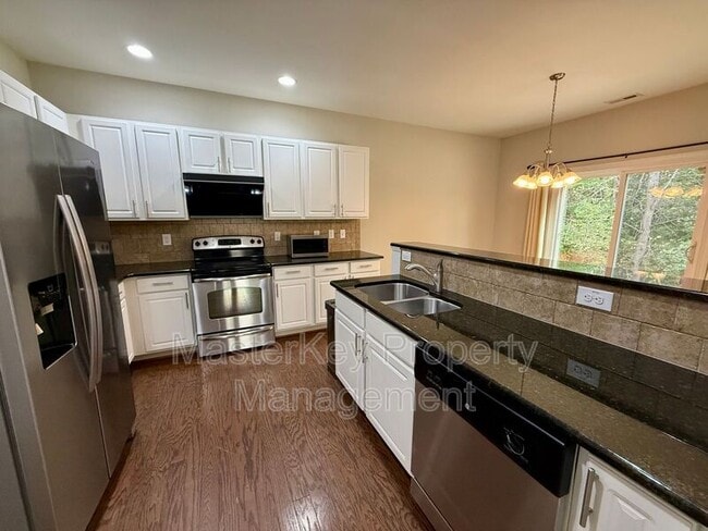 Photo - 450 Jerome Rd House