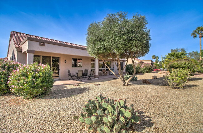 Foto del edificio - 15567 W Coral Pointe Dr