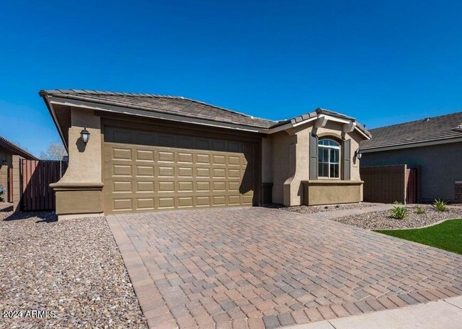 Building Photo - 41336 W Carlisle Ln