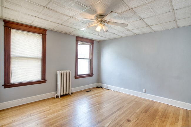 Foto del edificio - 226 Ledgeside Ave