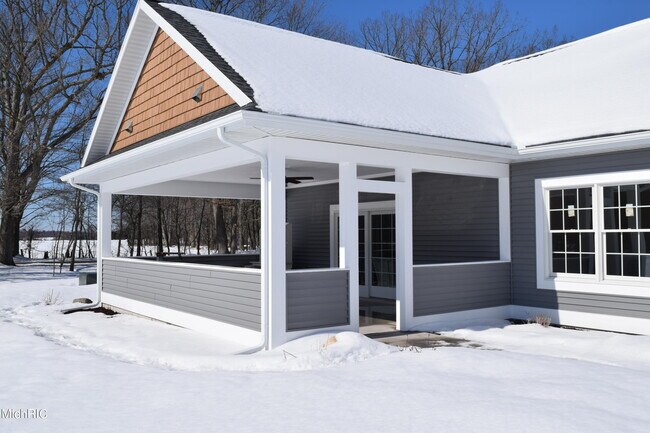 Building Photo - 3138 S Van Wagoner Ave