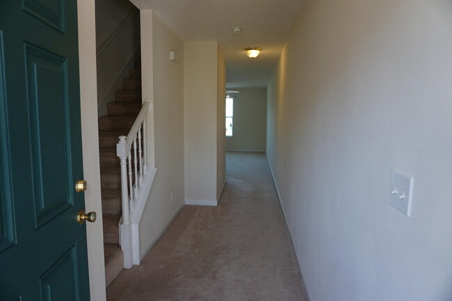 Foto del edificio - 239 Swaying Pine Ct