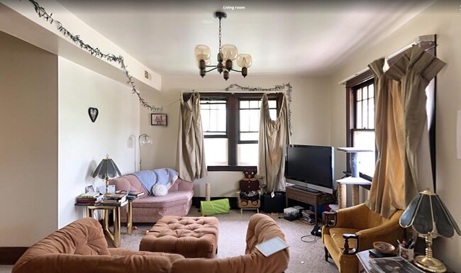 Foto del edificio - 404 E Bloomington St