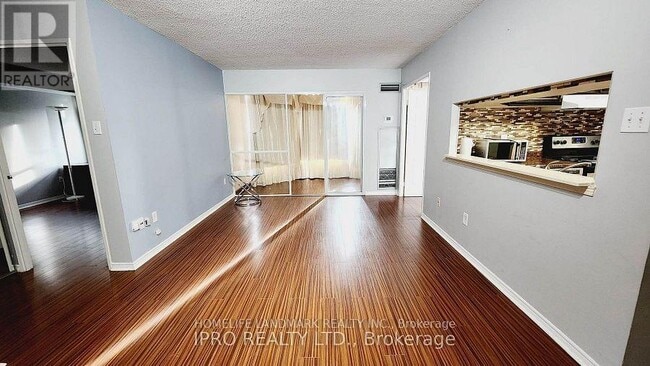 Building Photo - 50 Kingsbridge Garden Cir