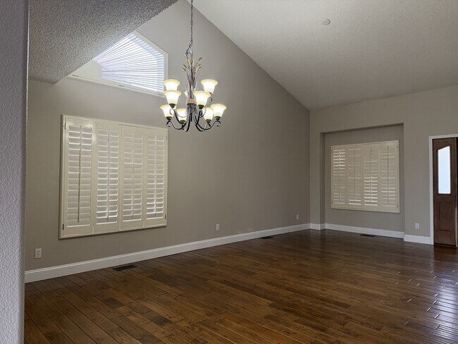Foto del edificio - 4989 Cherry Springs Dr