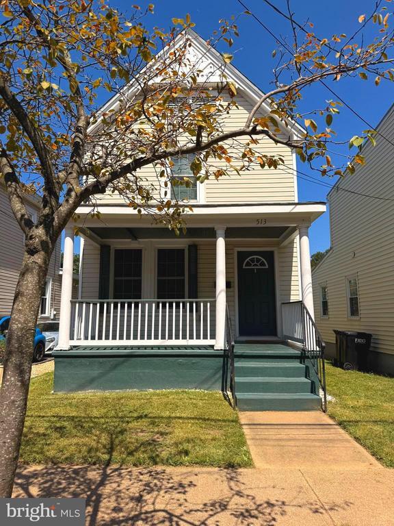 Building Photo - 513 Amelia St