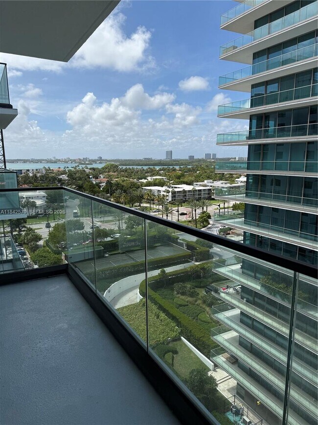 Foto del edificio - 10185 Collins Ave