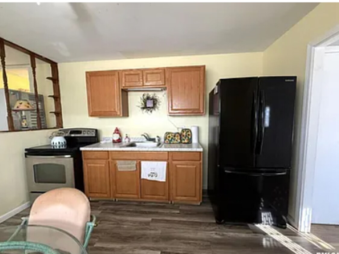 Foto principal - Check Out this 3-Bedroom Home in a Nice Lot!