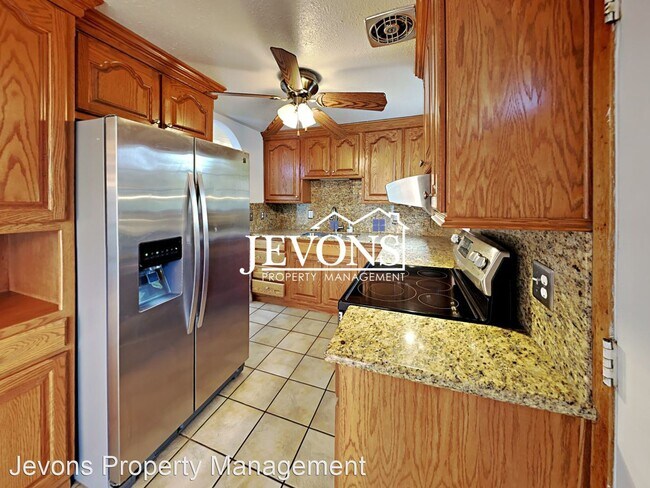 Foto del edificio - 3 br, 2 bath House - 102 N Central Ave