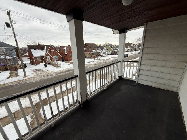 Foto del edificio - 3706 Stickney Ave