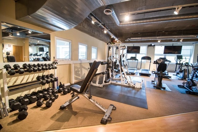 Primary Photo - 1000 W Adams St