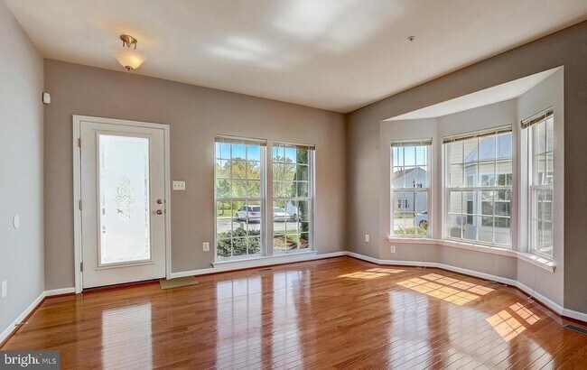 Building Photo - 1709 Hayle Dr
