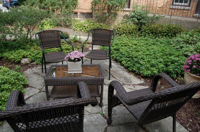 Foto del edificio - 3046 Central St