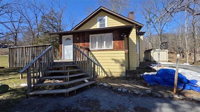 Building Photo - 208 Glenmere Rd