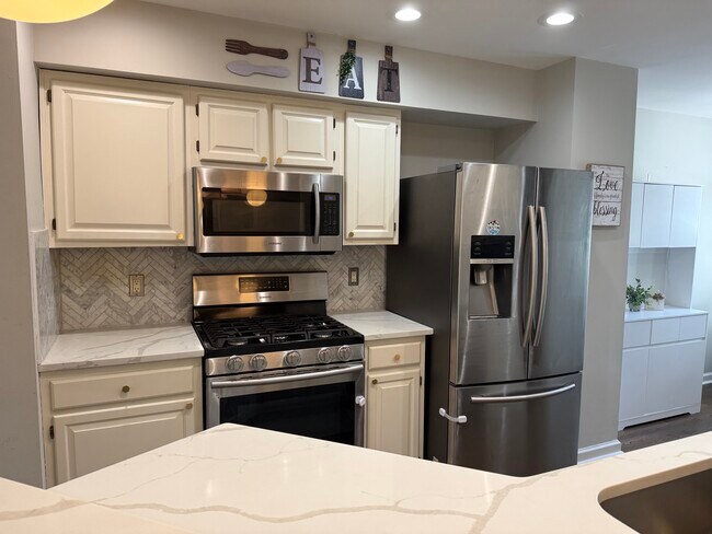 Building Photo - 1602 Appleton Way