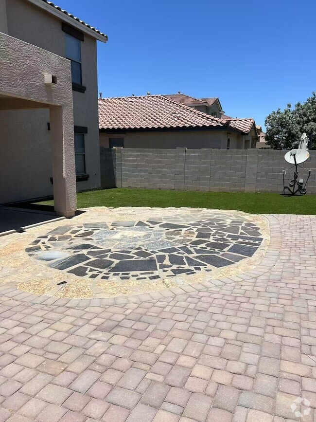 Building Photo - 2731 S Sailors Way