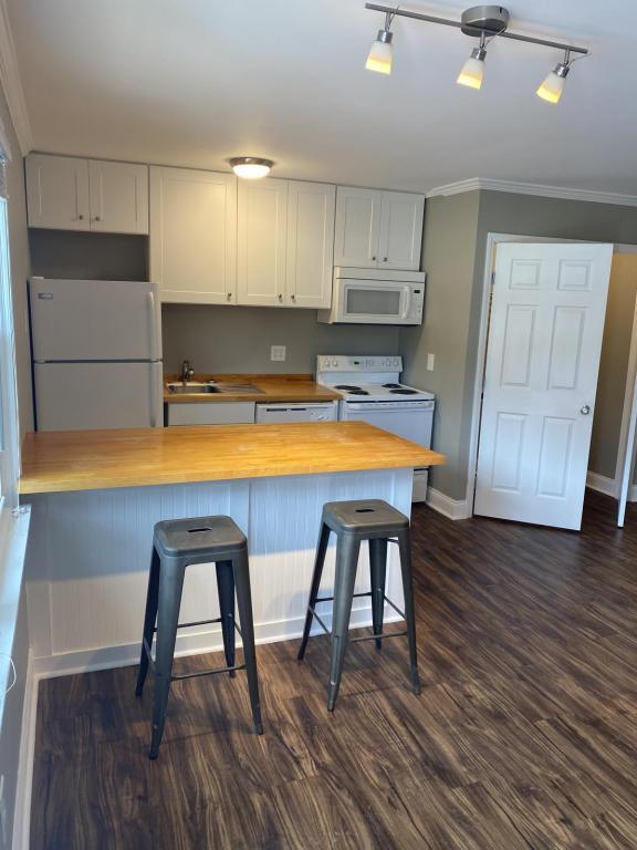 Foto del edificio - 1437 Fernwood Glendale Rd