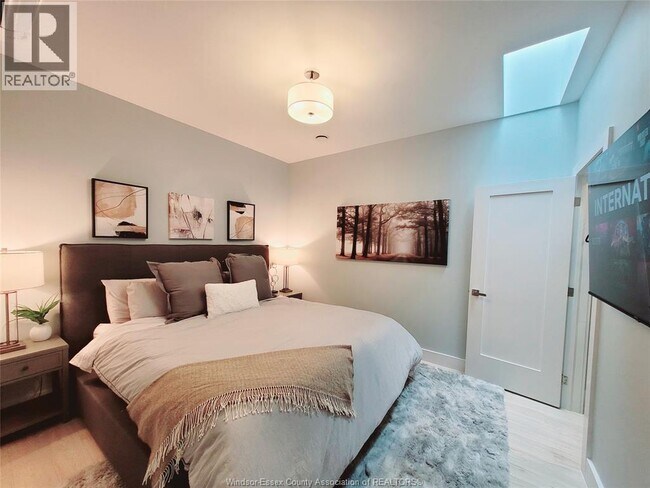 Building Photo - 477 Pelissier St