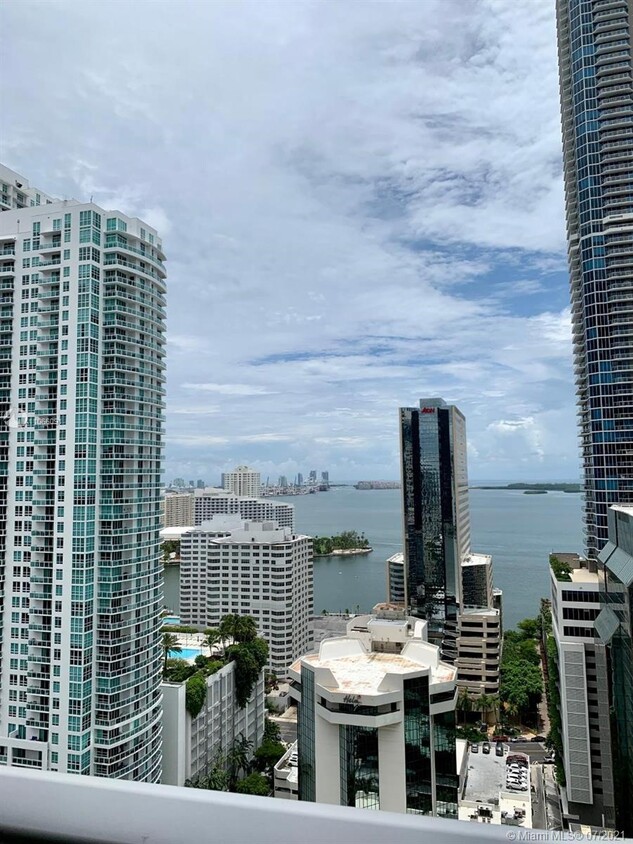 Primary Photo - 1010 Brickell Ave
