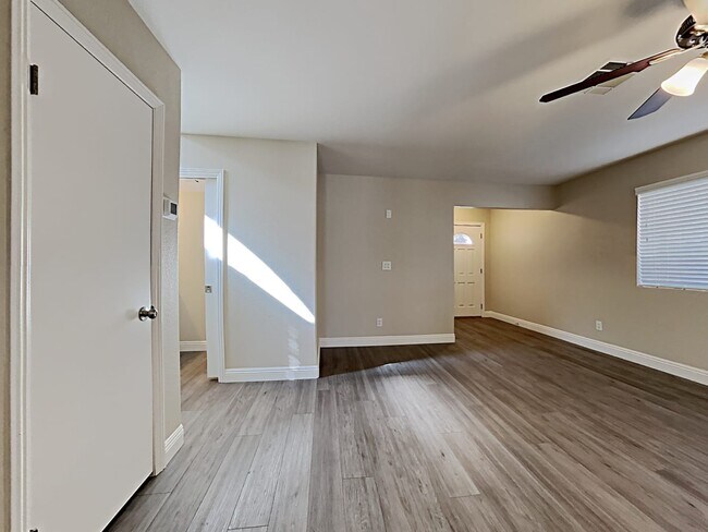 Building Photo - 342 Lyon Dr