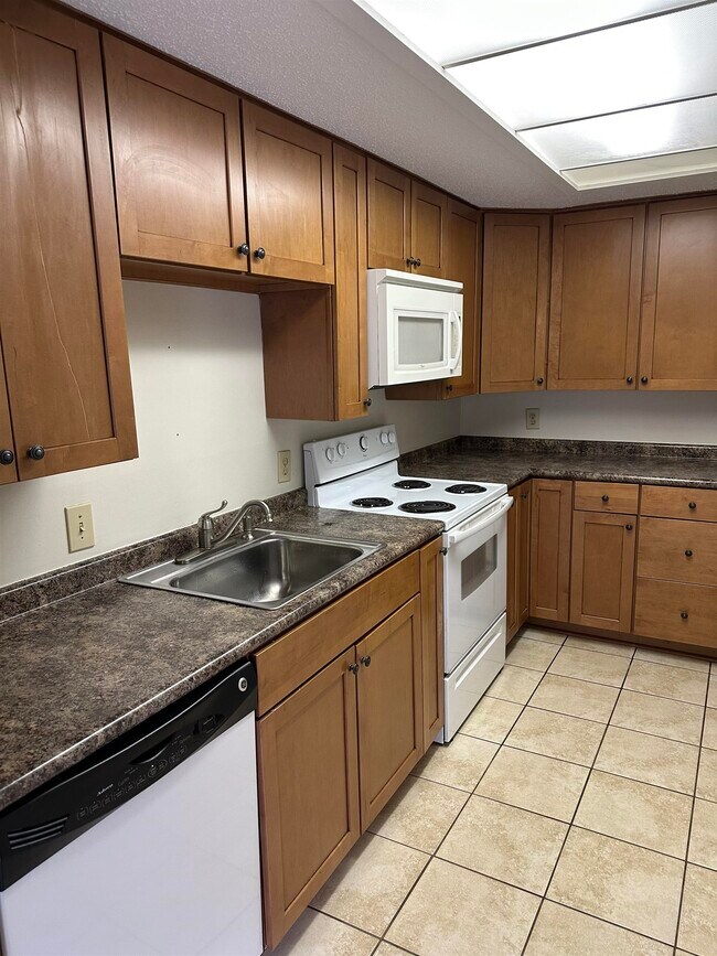 Foto del edificio - 728 Hedgegrove Dr