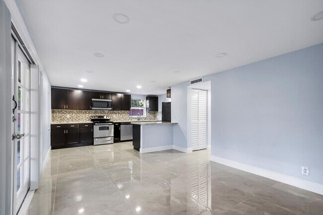 Foto del edificio - 5073 SW 28th Ave