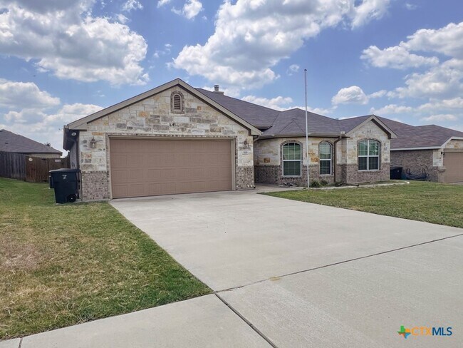 Building Photo - 700 Cosper Creek Dr