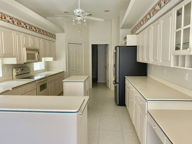 Building Photo - Pool Home Glen Lakes 2-3 Bedroom 2 Bath  2...