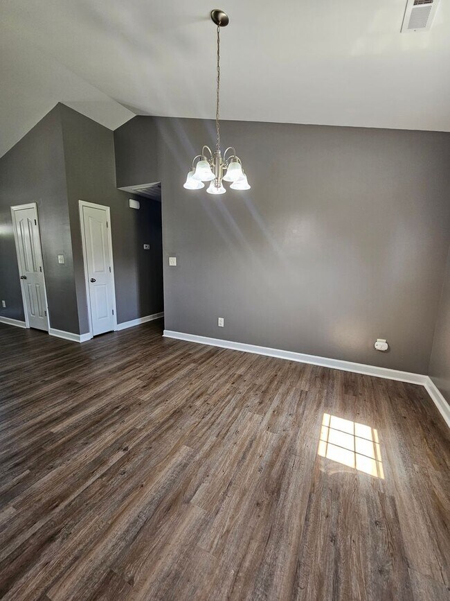 Foto del edificio - 3 Bed, 2 Bath Home In Woodbury Farm!
