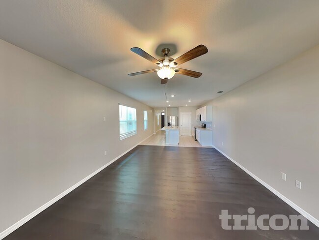 Foto del edificio - 4447 Blue Rock Dr