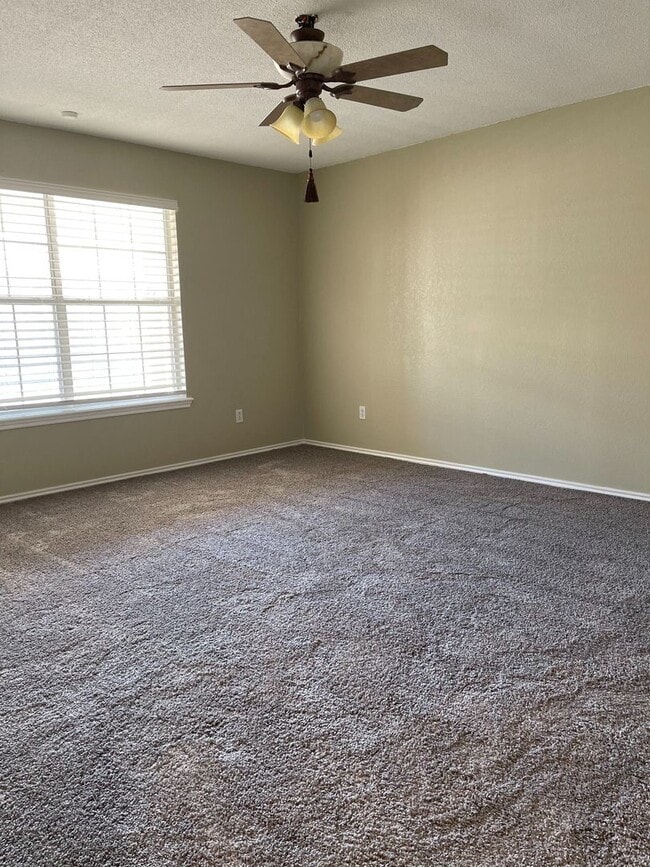 Foto del edificio - Beautiful clean home! Available April 1st,...