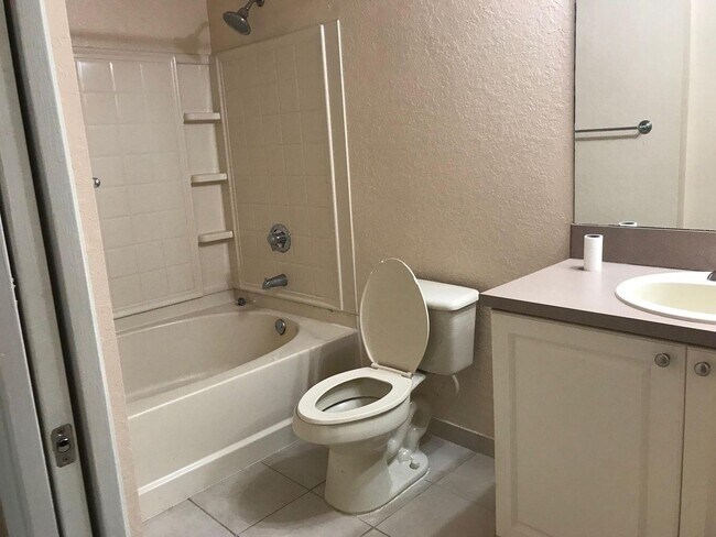 Building Photo - 6678 W Sample Rd