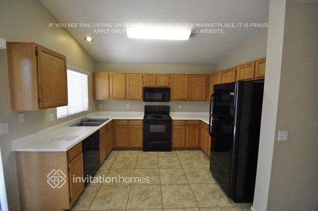Building Photo - 8842 N 112th Ave