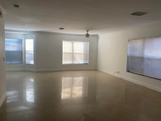 Building Photo - 10772 Cypress Lake Terrace