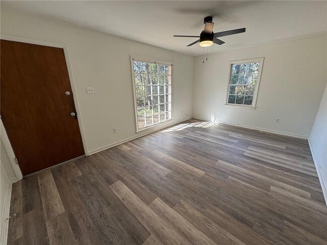 Building Photo - 1728 Tew Dr