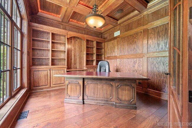 Foto del edificio - 28W551 Woodland Rd