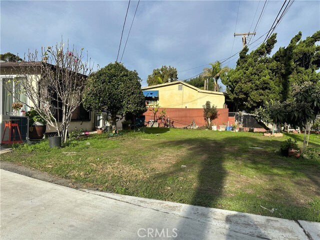 Building Photo - 11046 Andrews St