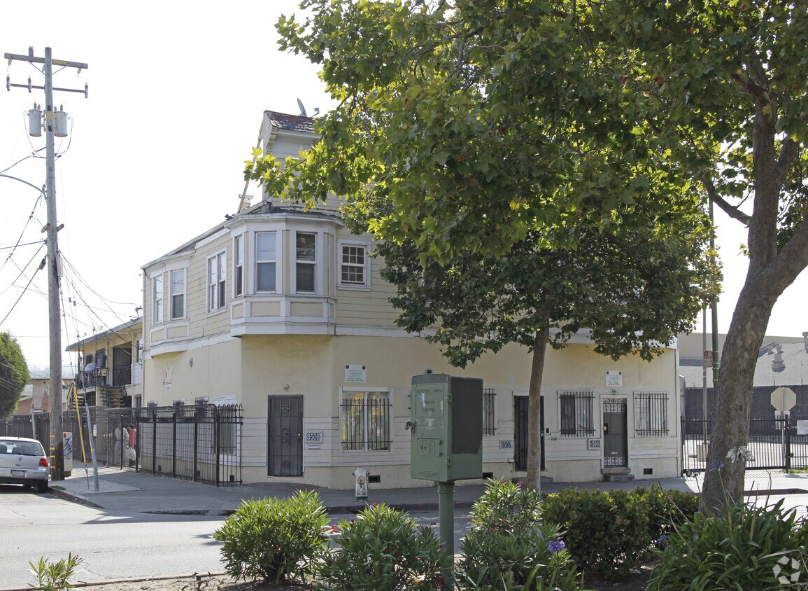 Foto del edificio - 8500 International Blvd