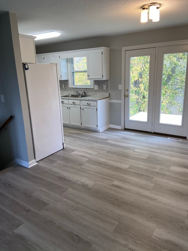 Foto del edificio - 4 Willow Creek Ln