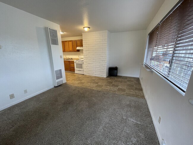 Building Photo - 48963 River Park Rd