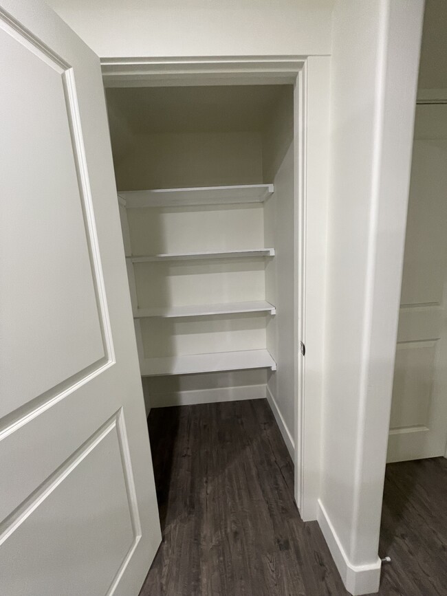Foto del edificio - 7866 N Bur Oak Dr