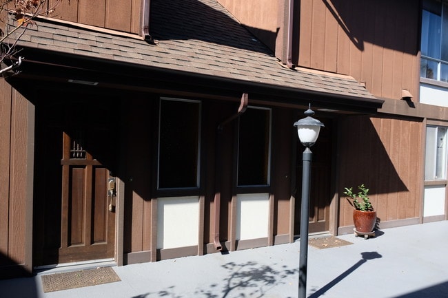 Front door - 2106 Otis Dr