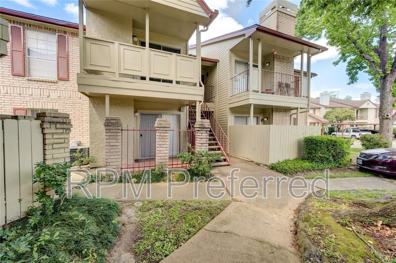 Primary Photo - 2120 El Paseo St