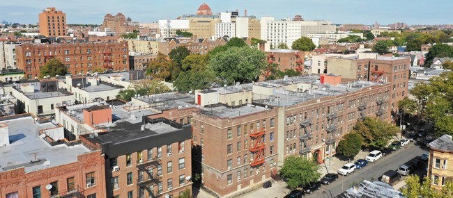 Building Photo - 305 Martense St