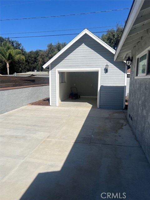 Building Photo - 3035 Bautista St