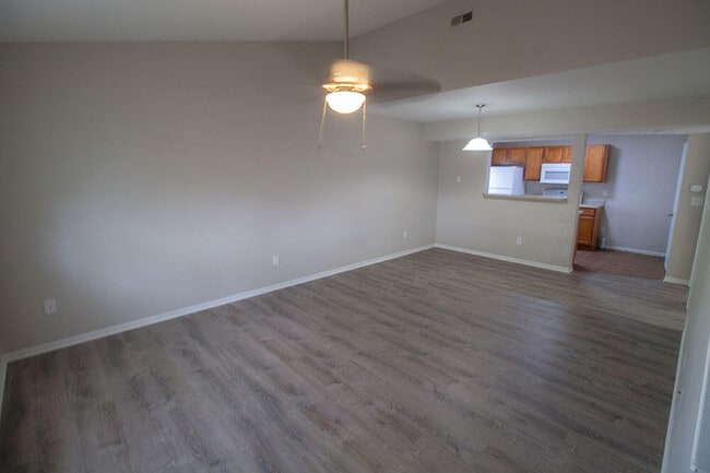 Foto del edificio - 1401 Bodie Dr