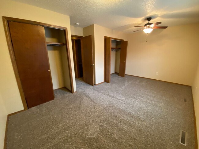 Foto del edificio - 2 bedroom 1.5 bath Townhome in a great location!